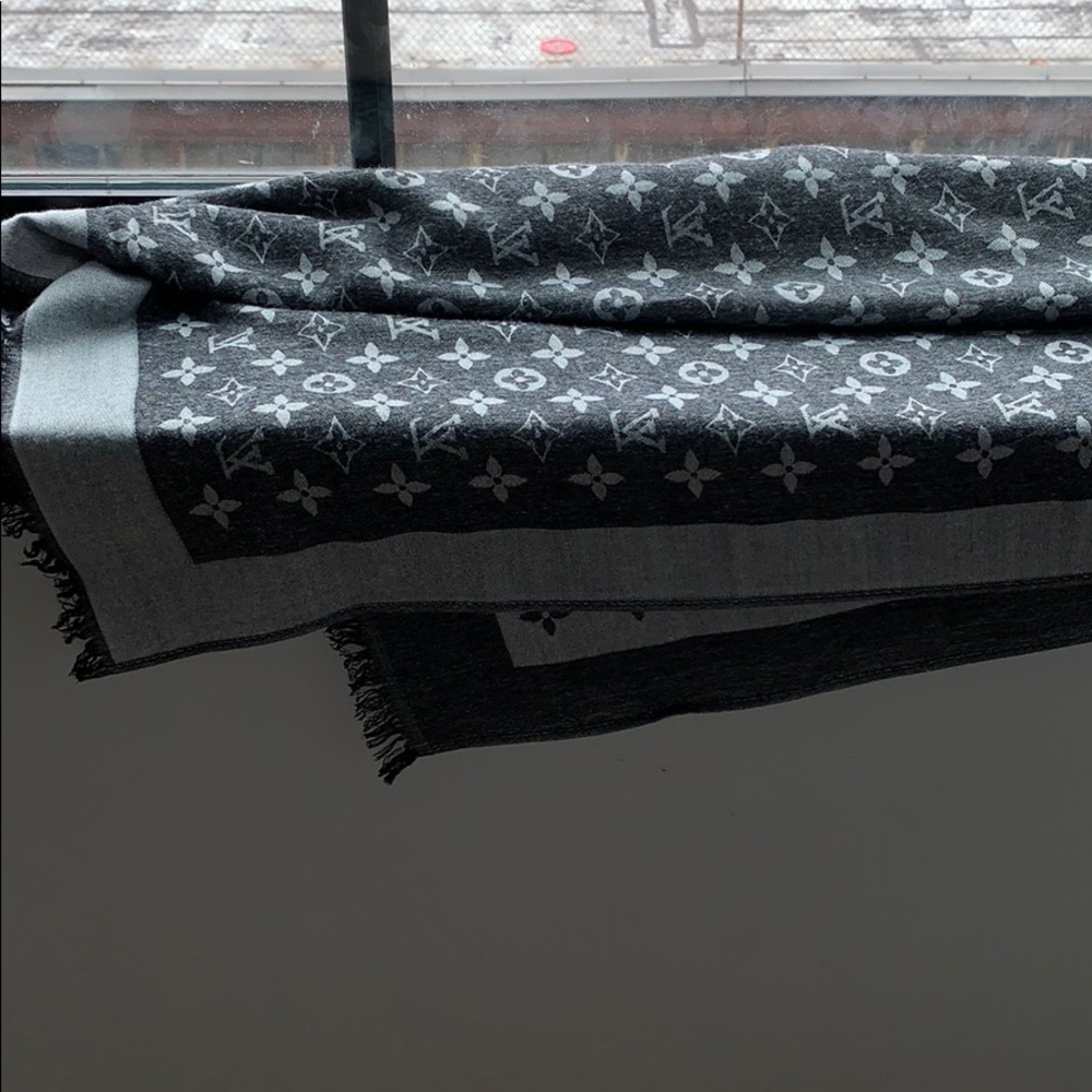 Louis Vuitton Scarf